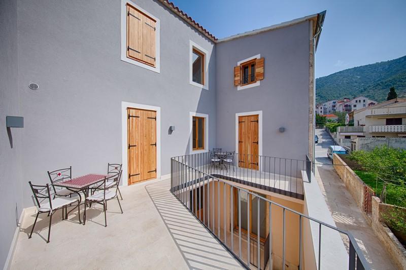 Apartments Villa Glorija Komiža Esterno foto